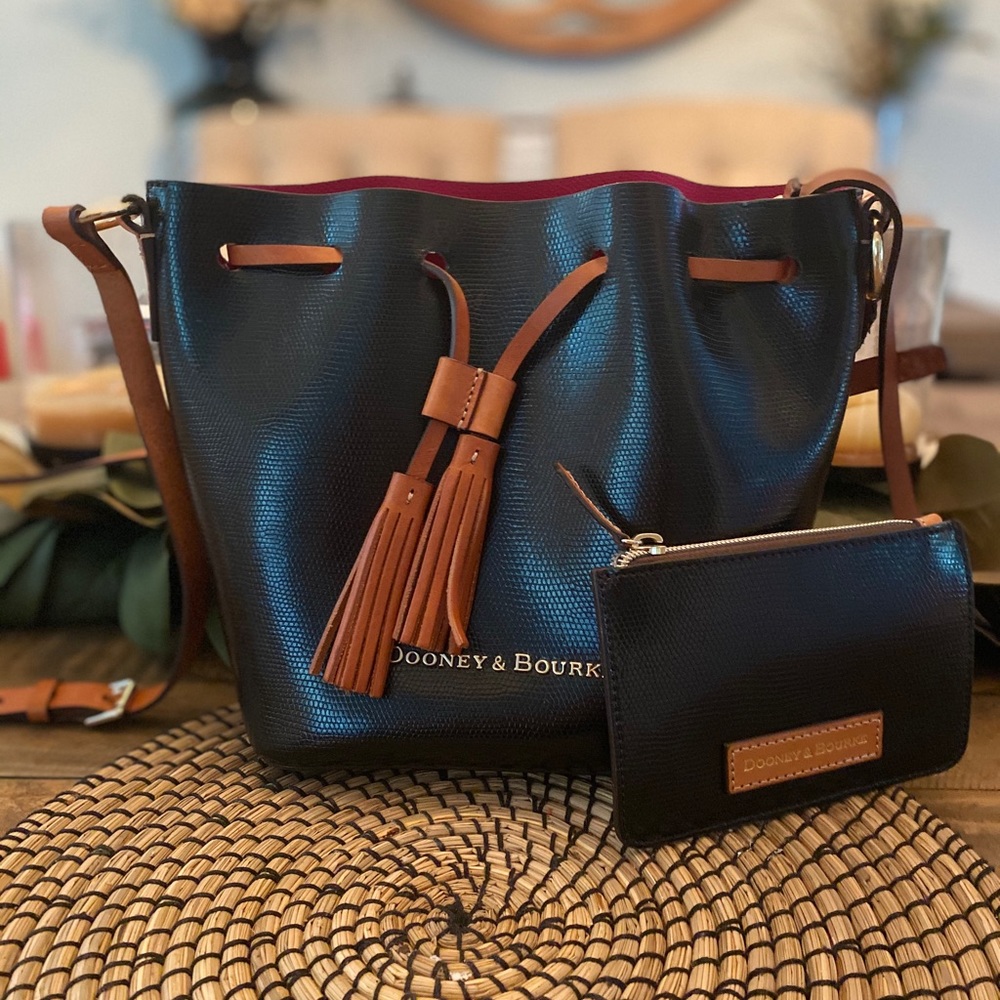 Authentic Dooney & Bourke Bucket Bag w/Coin Purse